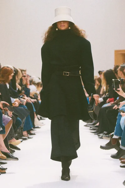 Look 37